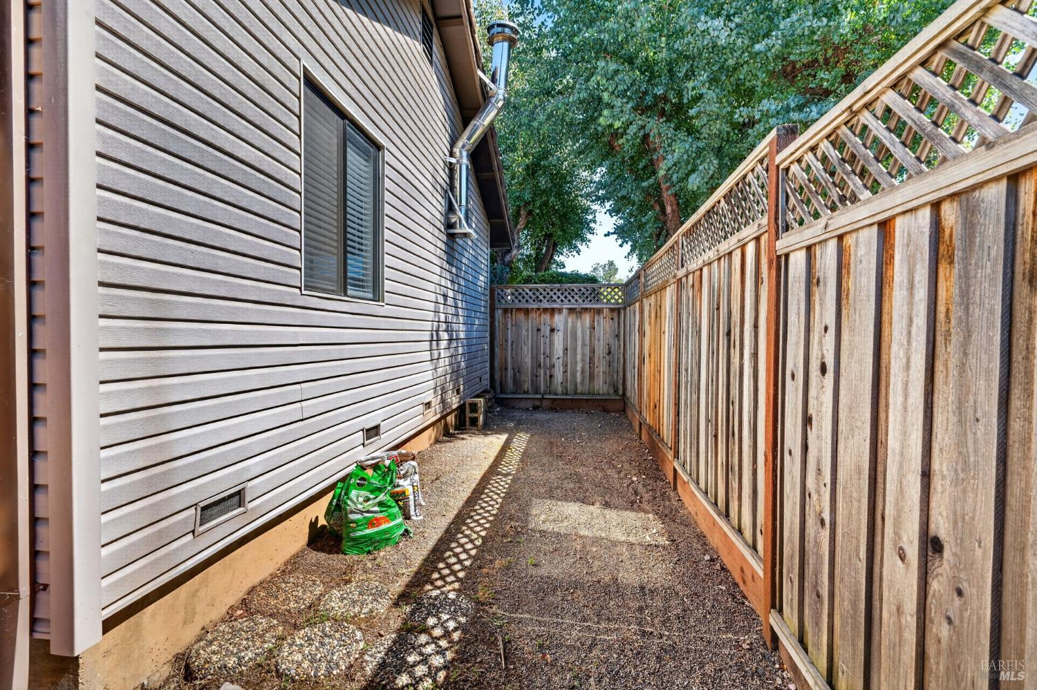 100 Roan Court Cloverdale CA 95425