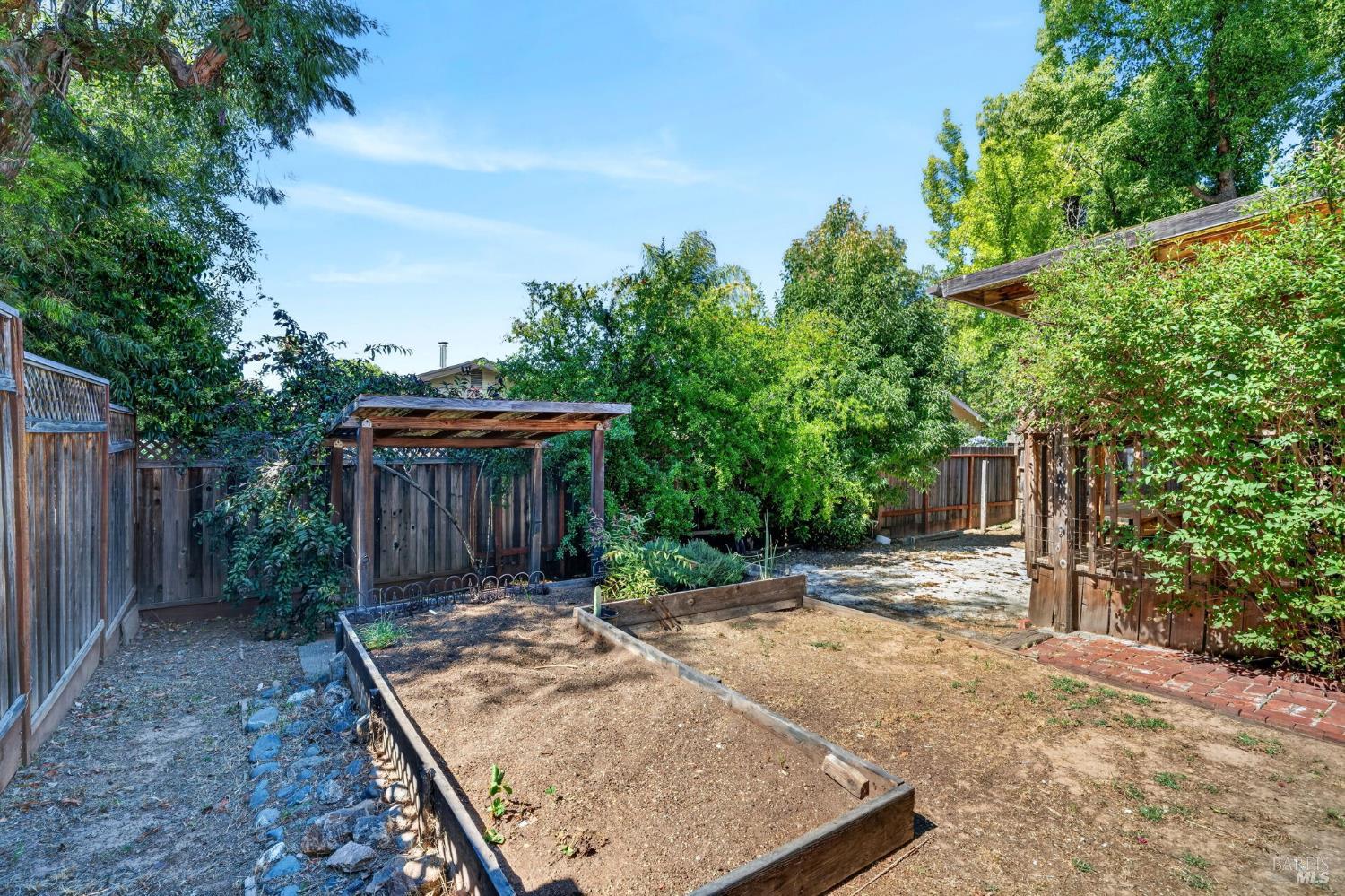 100 Roan Court Cloverdale CA 95425