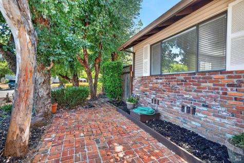100 Roan Court Cloverdale CA 95425