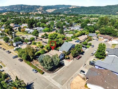 100 Roan Court Cloverdale CA 95425