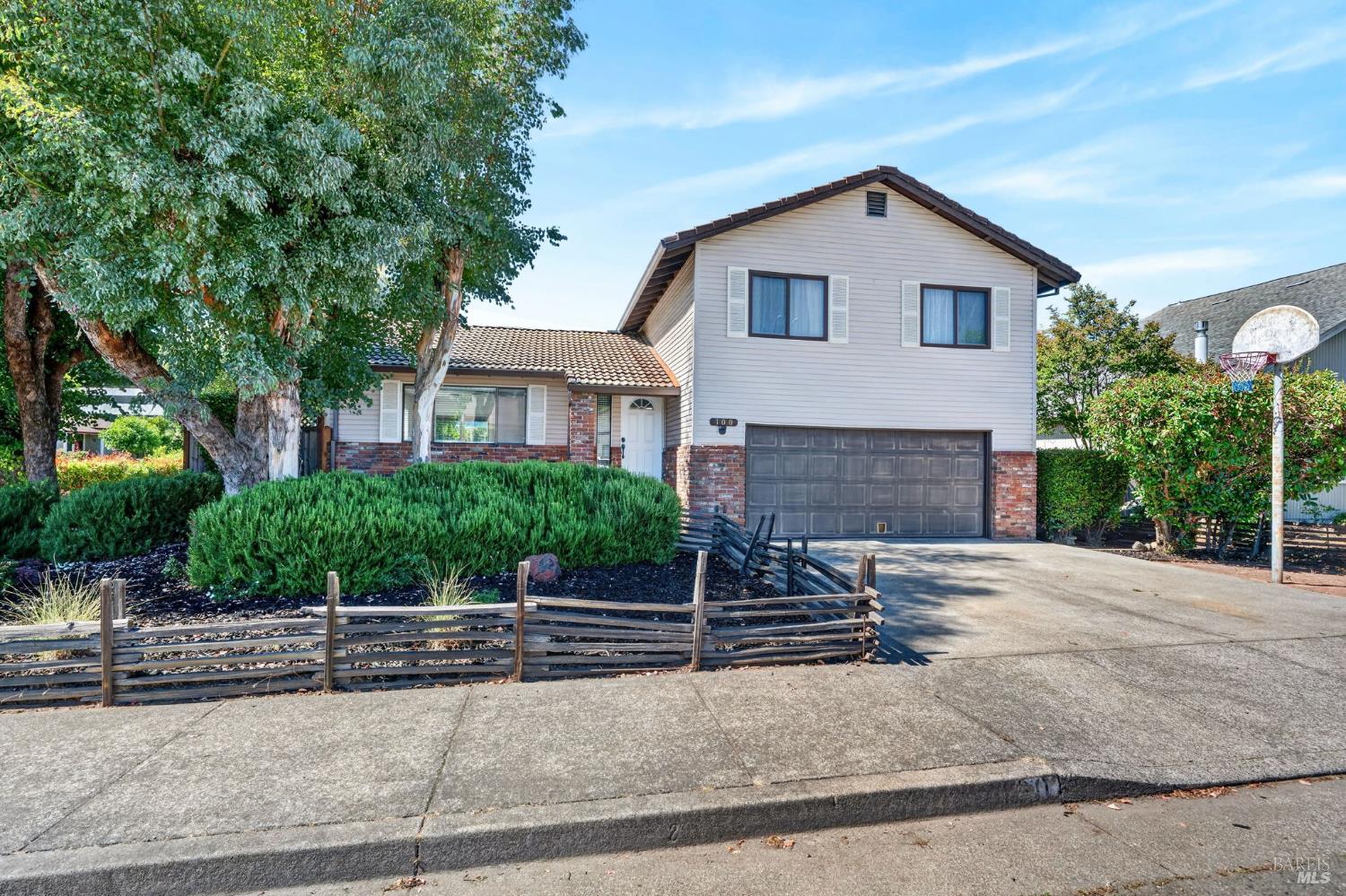 100 Roan Court Cloverdale CA 95425