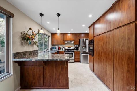 6505 Stonecroft Terrace Santa Rosa CA 95409