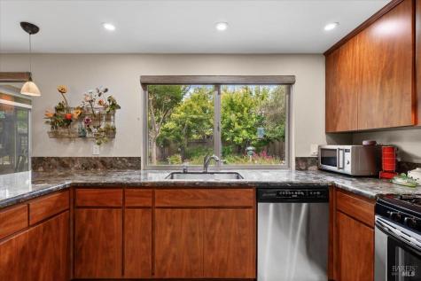 6505 Stonecroft Terrace Santa Rosa CA 95409