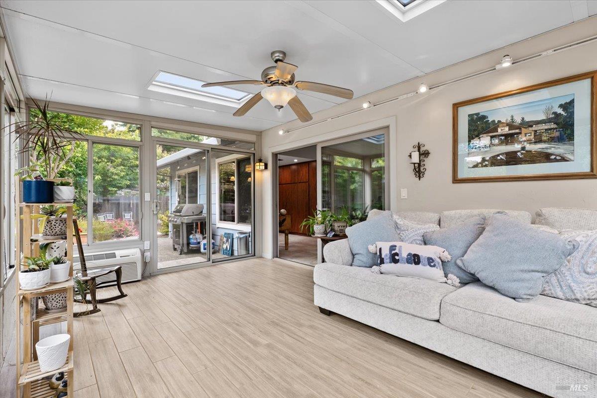 6505 Stonecroft Terrace Santa Rosa CA 95409