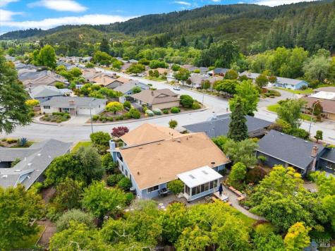 6505 Stonecroft Terrace Santa Rosa CA 95409