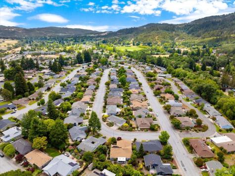 6505 Stonecroft Terrace Santa Rosa CA 95409