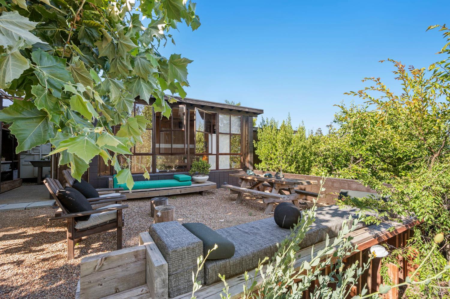 7480 Poplar Drive Forestville CA 95436