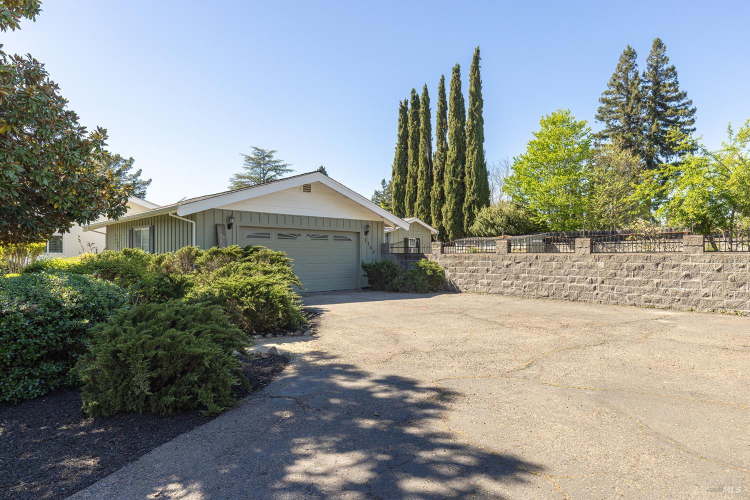 1184 Jerome Way Napa CA 94558
