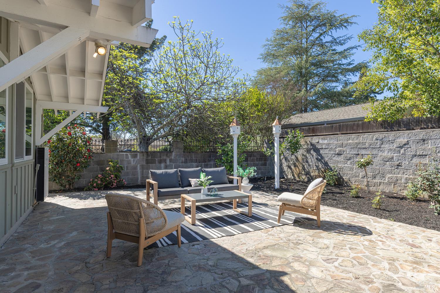 1184 Jerome Way Napa CA 94558