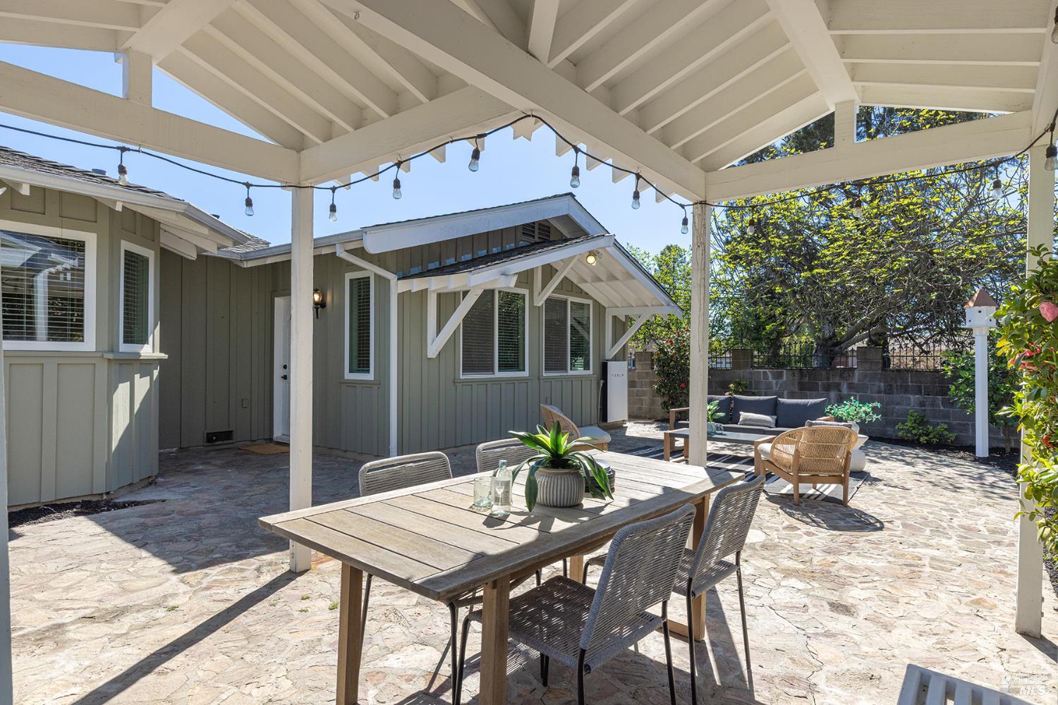 1184 Jerome Way Napa CA 94558