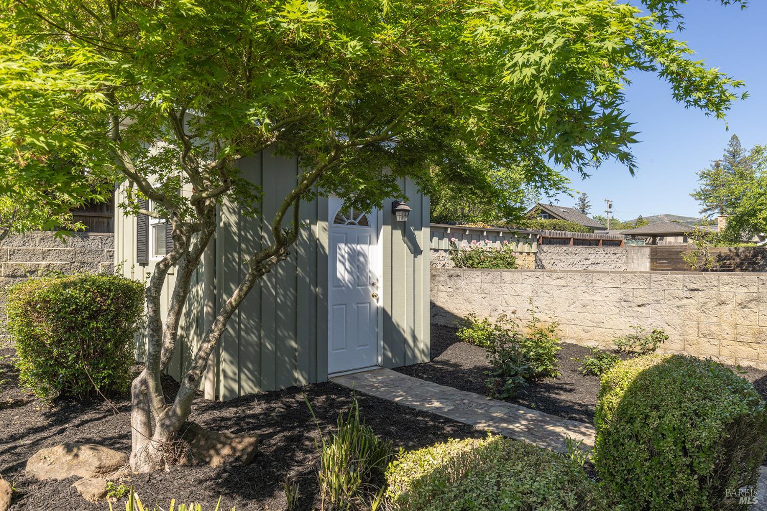 1184 Jerome Way Napa CA 94558