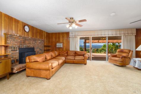 1135 Palomino Road Cloverdale CA 95425