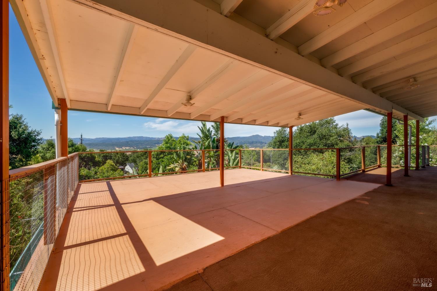 1135 Palomino Road Cloverdale CA 95425