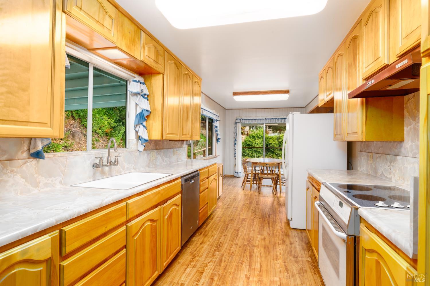 1135 Palomino Road Cloverdale CA 95425
