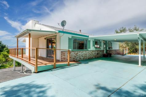 1135 Palomino Road Cloverdale CA 95425