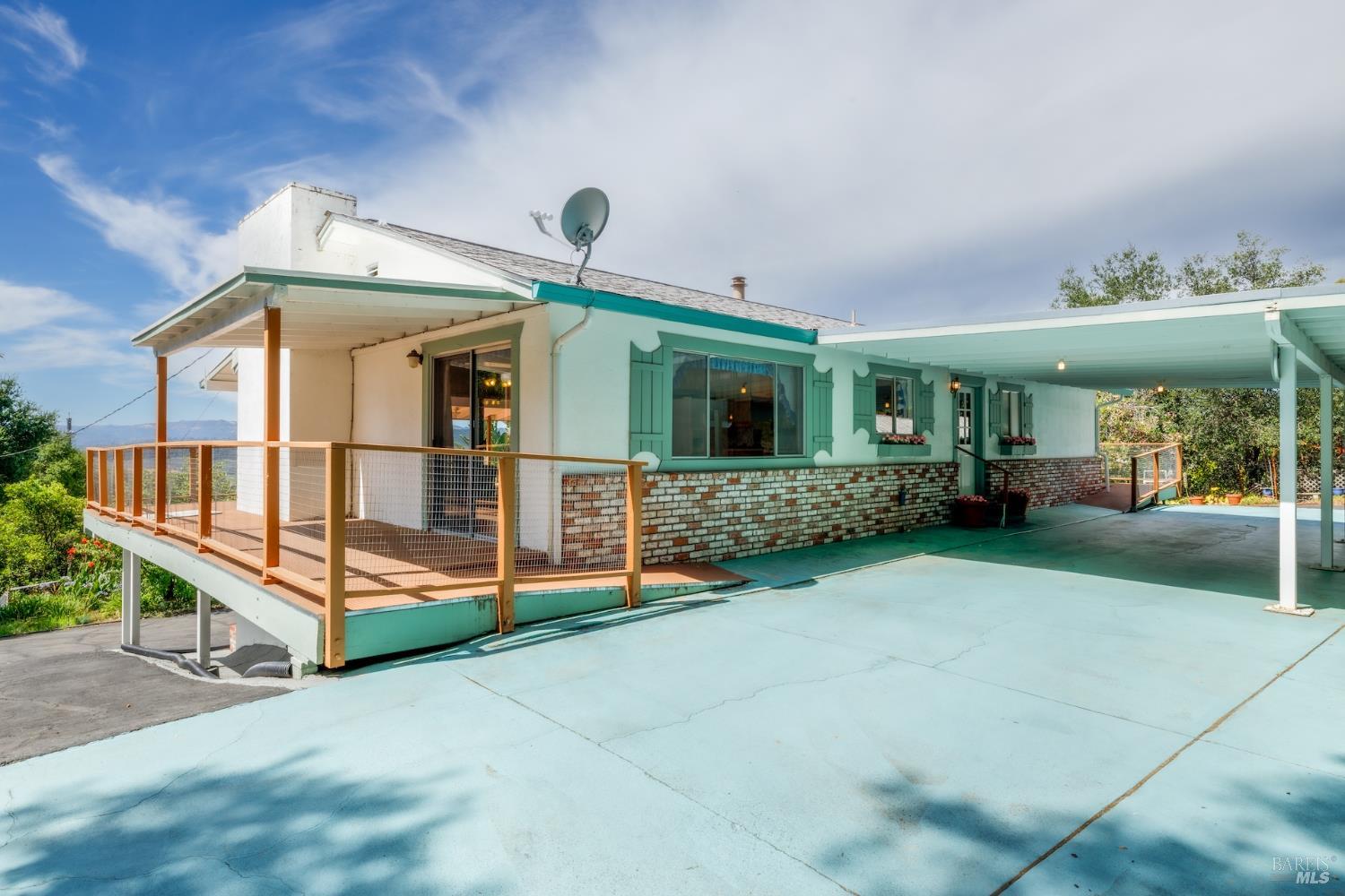 1135 Palomino Road Cloverdale CA 95425