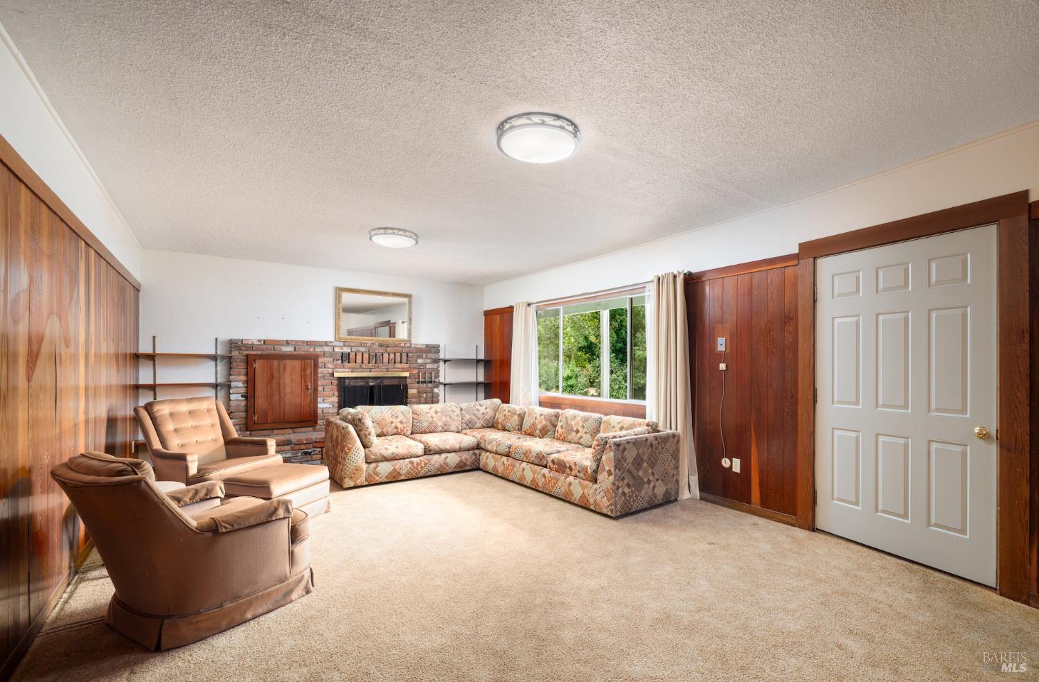 1135 Palomino Road Cloverdale CA 95425