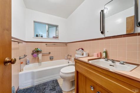 111 S Franklin Street Cloverdale CA 95425