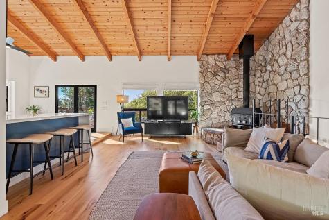 913 Valley View Drive Healdsburg CA 95448