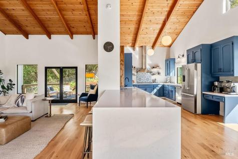 913 Valley View Drive Healdsburg CA 95448