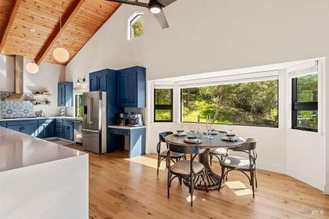 913 Valley View Drive Healdsburg CA 95448