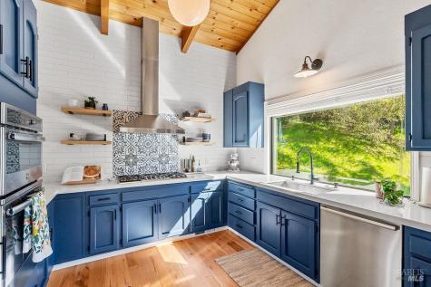 913 Valley View Drive Healdsburg CA 95448