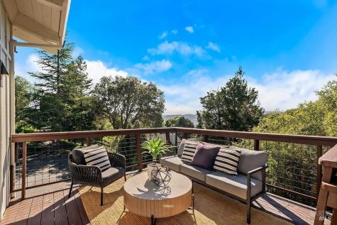 913 Valley View Drive Healdsburg CA 95448