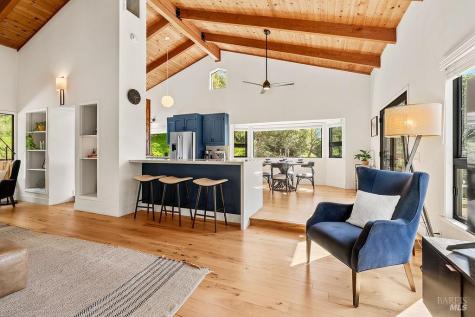 913 Valley View Drive Healdsburg CA 95448