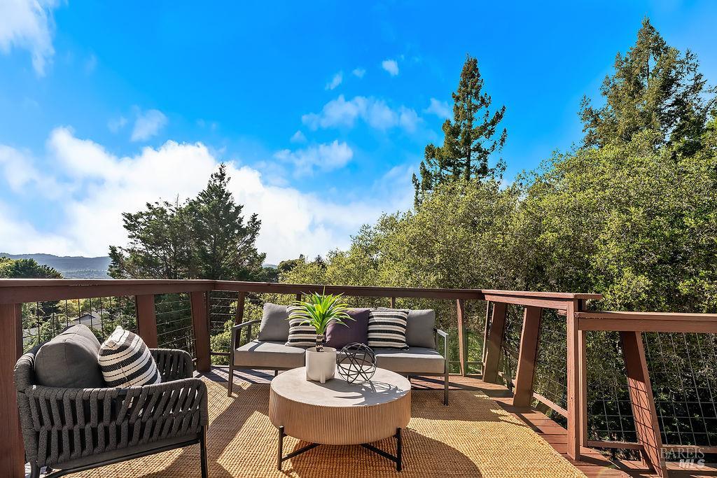 913 Valley View Drive Healdsburg CA 95448