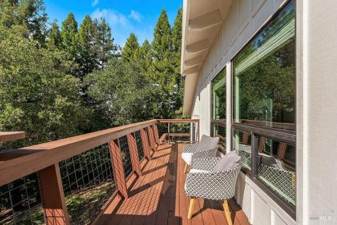 913 Valley View Drive Healdsburg CA 95448