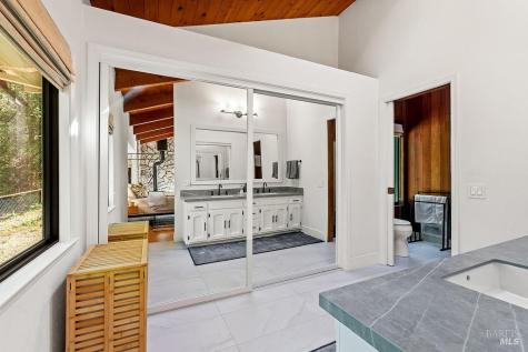 913 Valley View Drive Healdsburg CA 95448