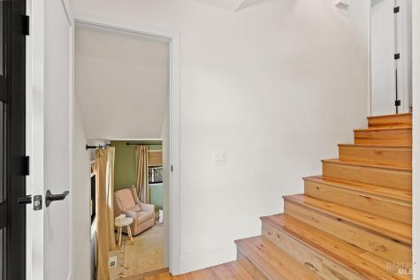 913 Valley View Drive Healdsburg CA 95448