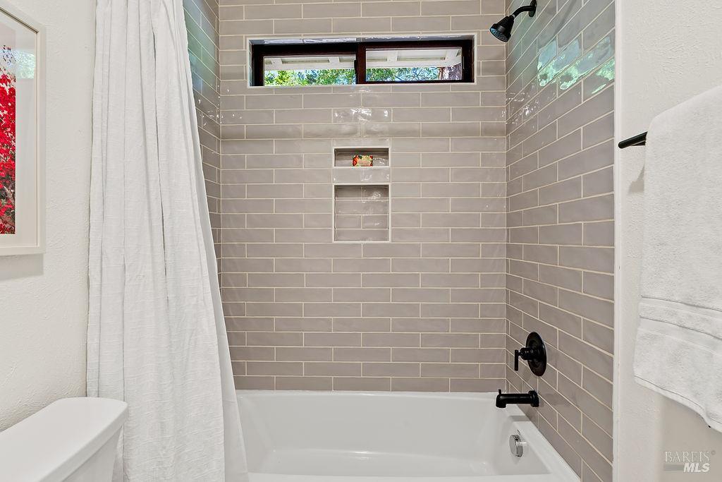 913 Valley View Drive Healdsburg CA 95448