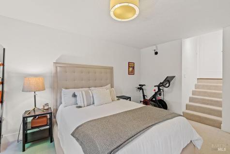 913 Valley View Drive Healdsburg CA 95448