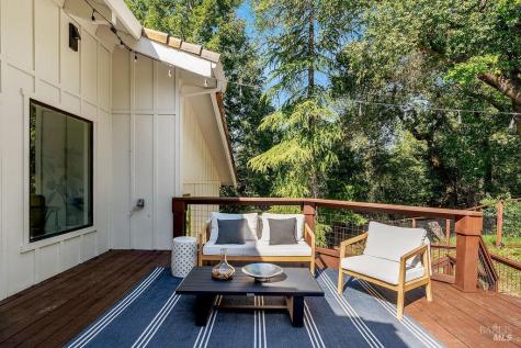 913 Valley View Drive Healdsburg CA 95448