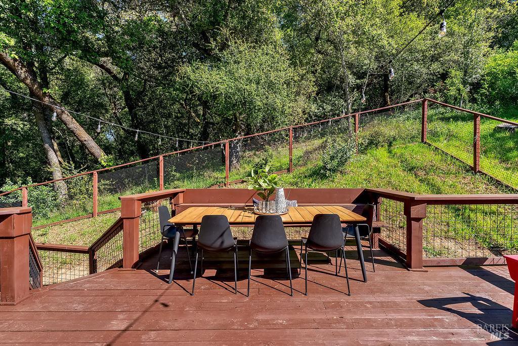 913 Valley View Drive Healdsburg CA 95448