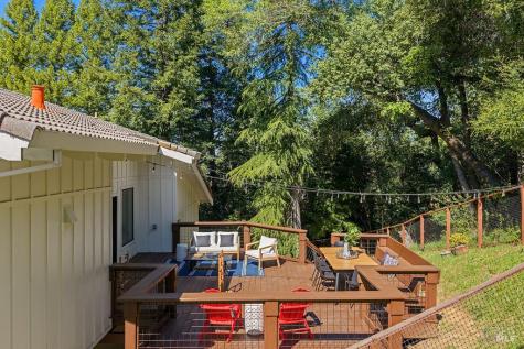 913 Valley View Drive Healdsburg CA 95448