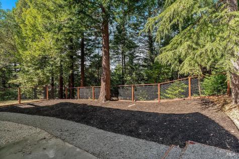 913 Valley View Drive Healdsburg CA 95448