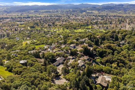 913 Valley View Drive Healdsburg CA 95448