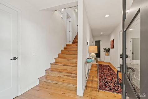 913 Valley View Drive Healdsburg CA 95448