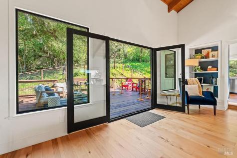 913 Valley View Drive Healdsburg CA 95448