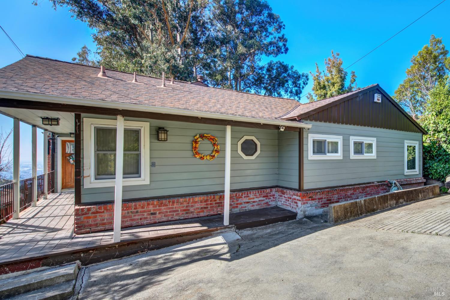 7937 Sunkist Drive Oakland CA 94605