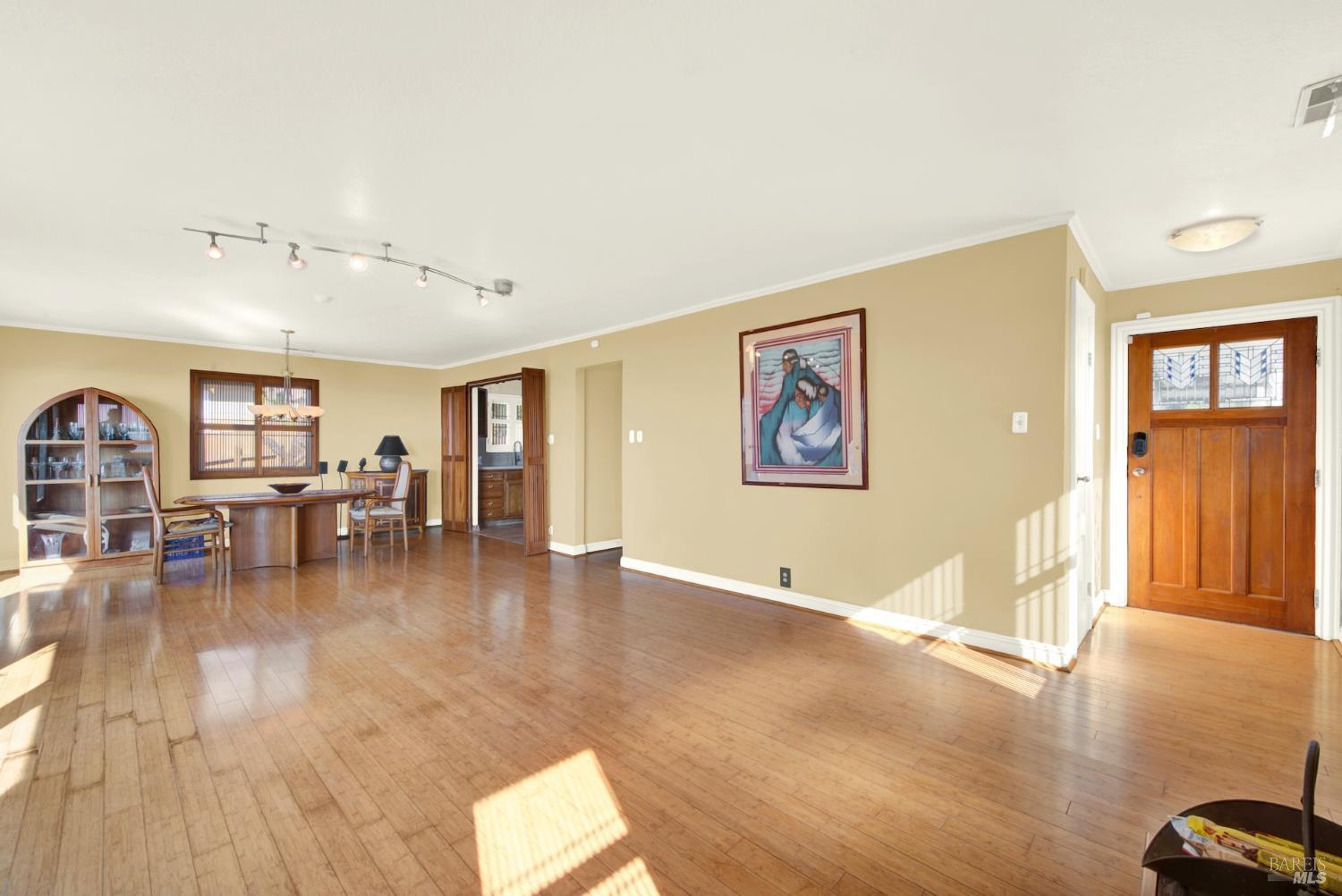 7937 Sunkist Drive Oakland CA 94605