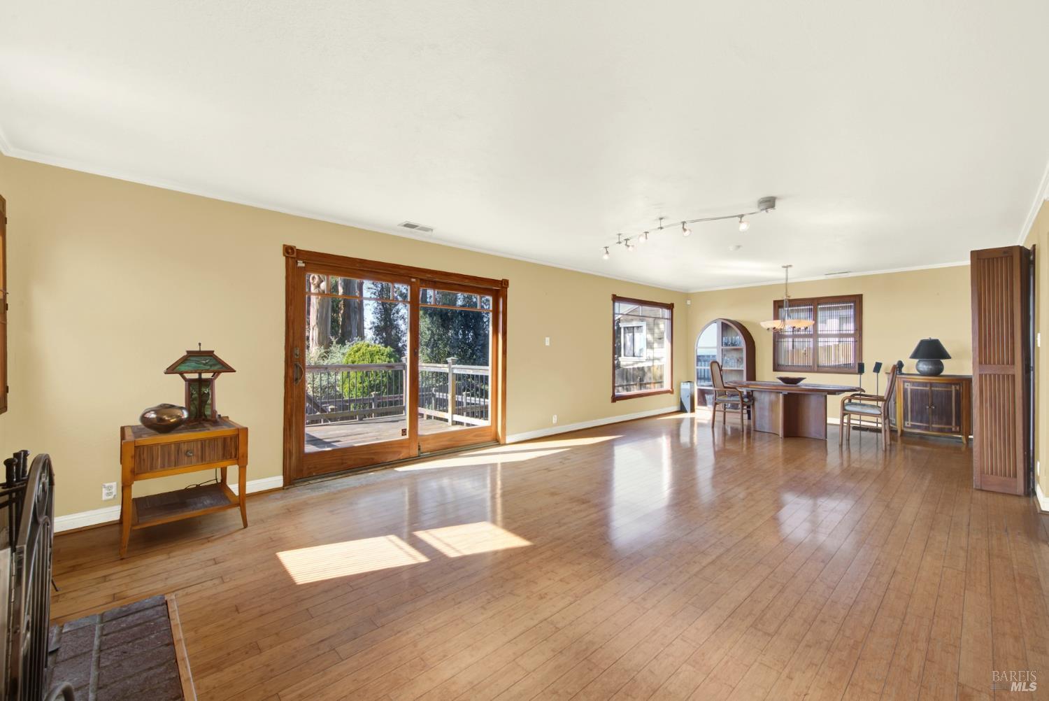 7937 Sunkist Drive Oakland CA 94605