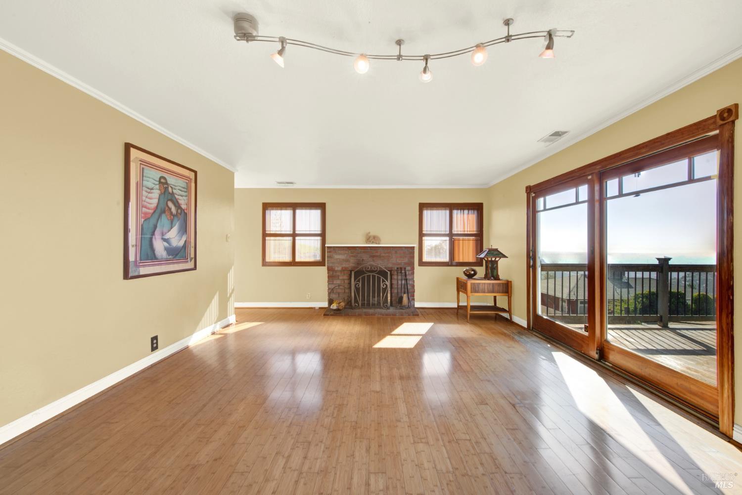 7937 Sunkist Drive Oakland CA 94605