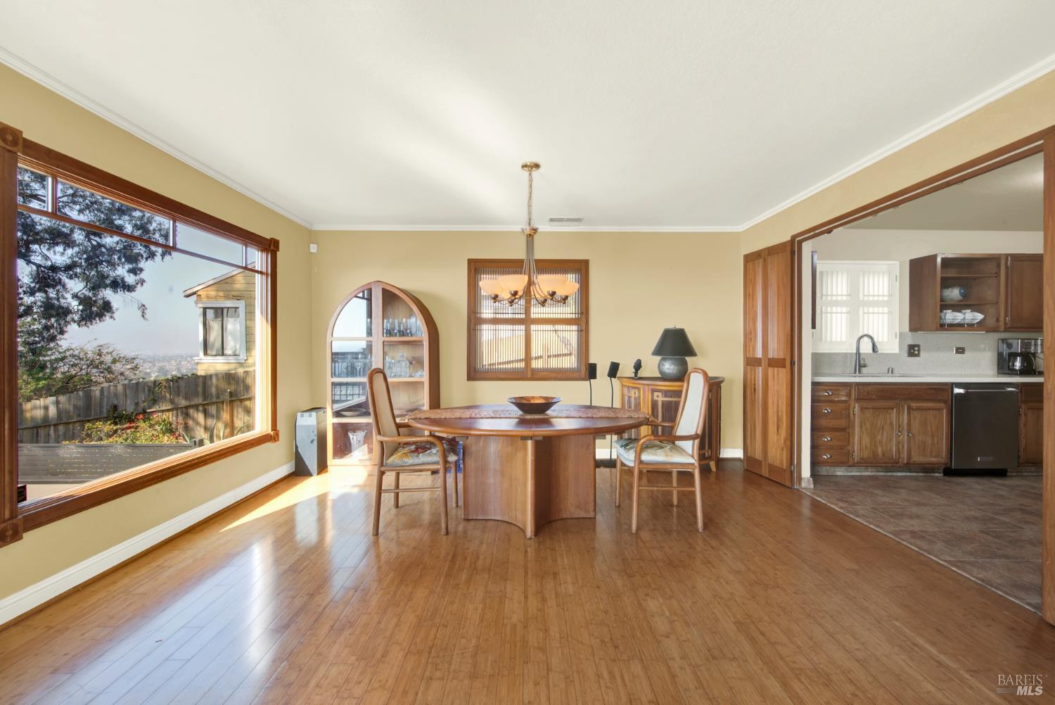 7937 Sunkist Drive Oakland CA 94605