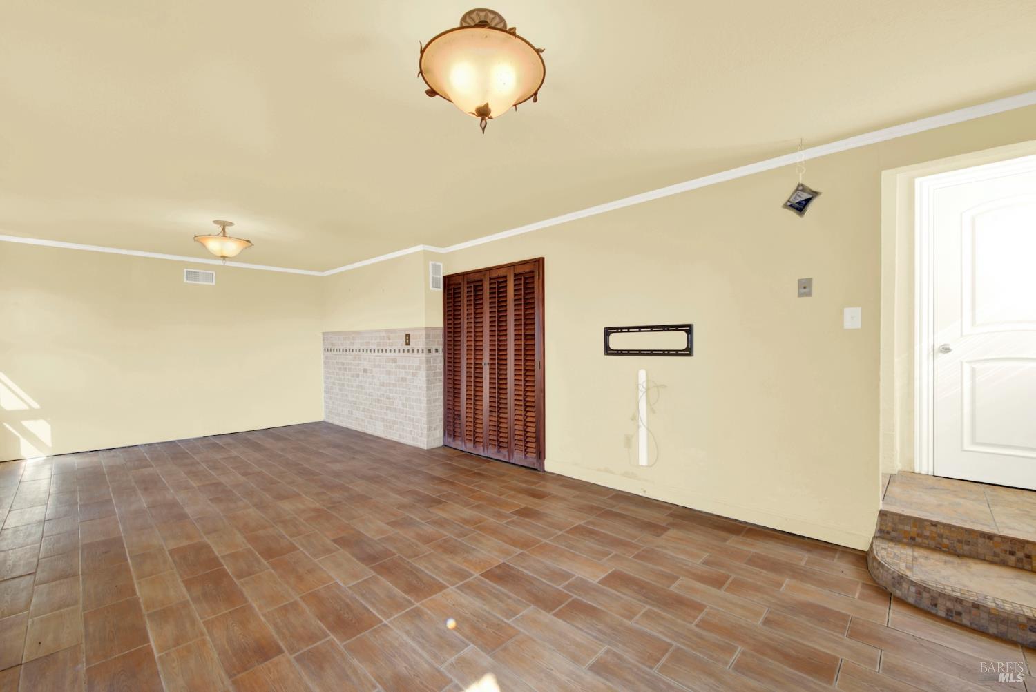 7937 Sunkist Drive Oakland CA 94605