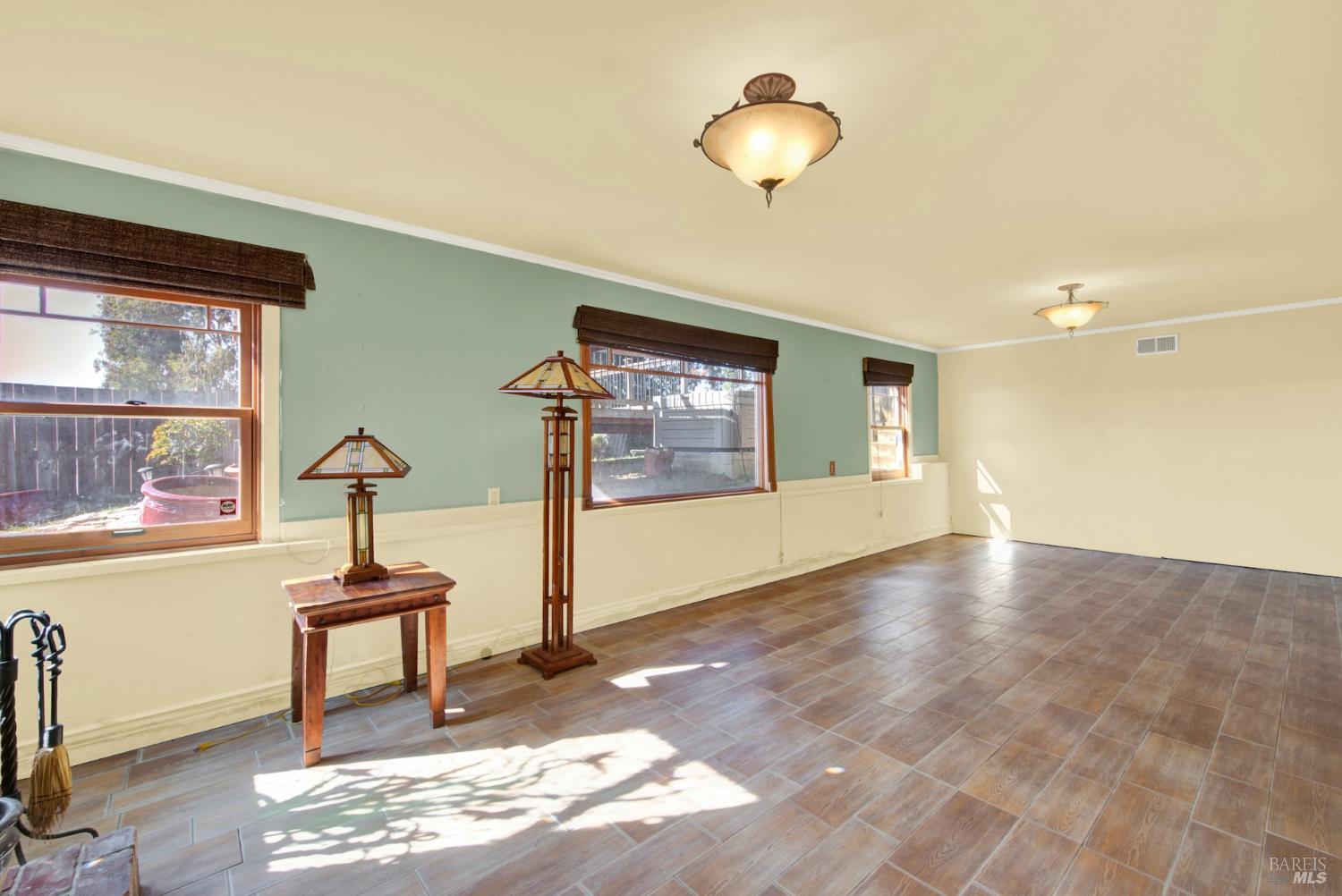 7937 Sunkist Drive Oakland CA 94605