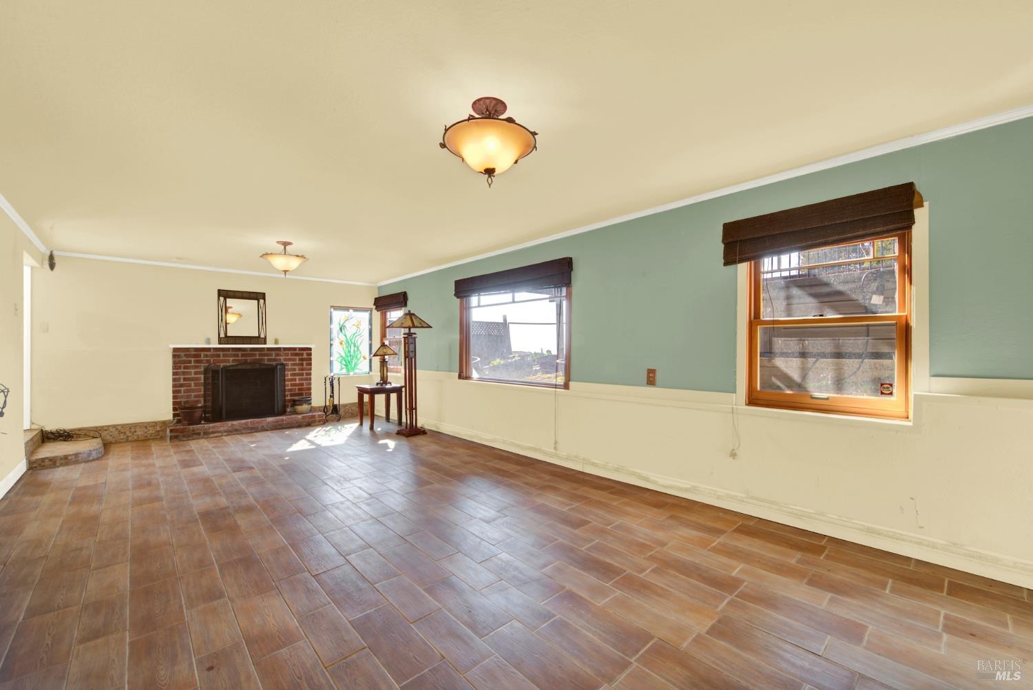7937 Sunkist Drive Oakland CA 94605