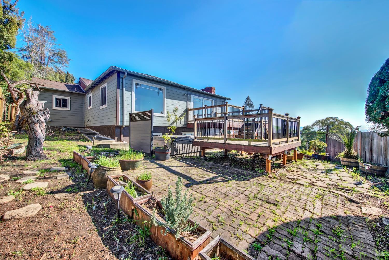 7937 Sunkist Drive Oakland CA 94605